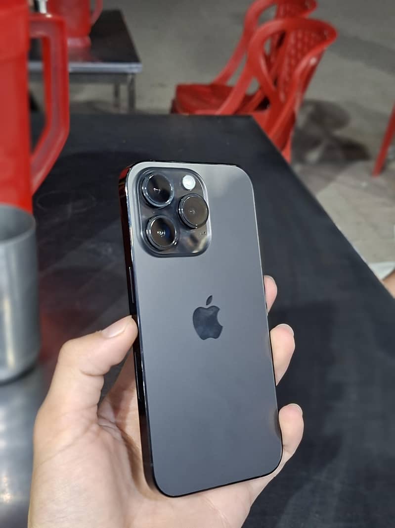 Apple iPhone 14 Pro 0