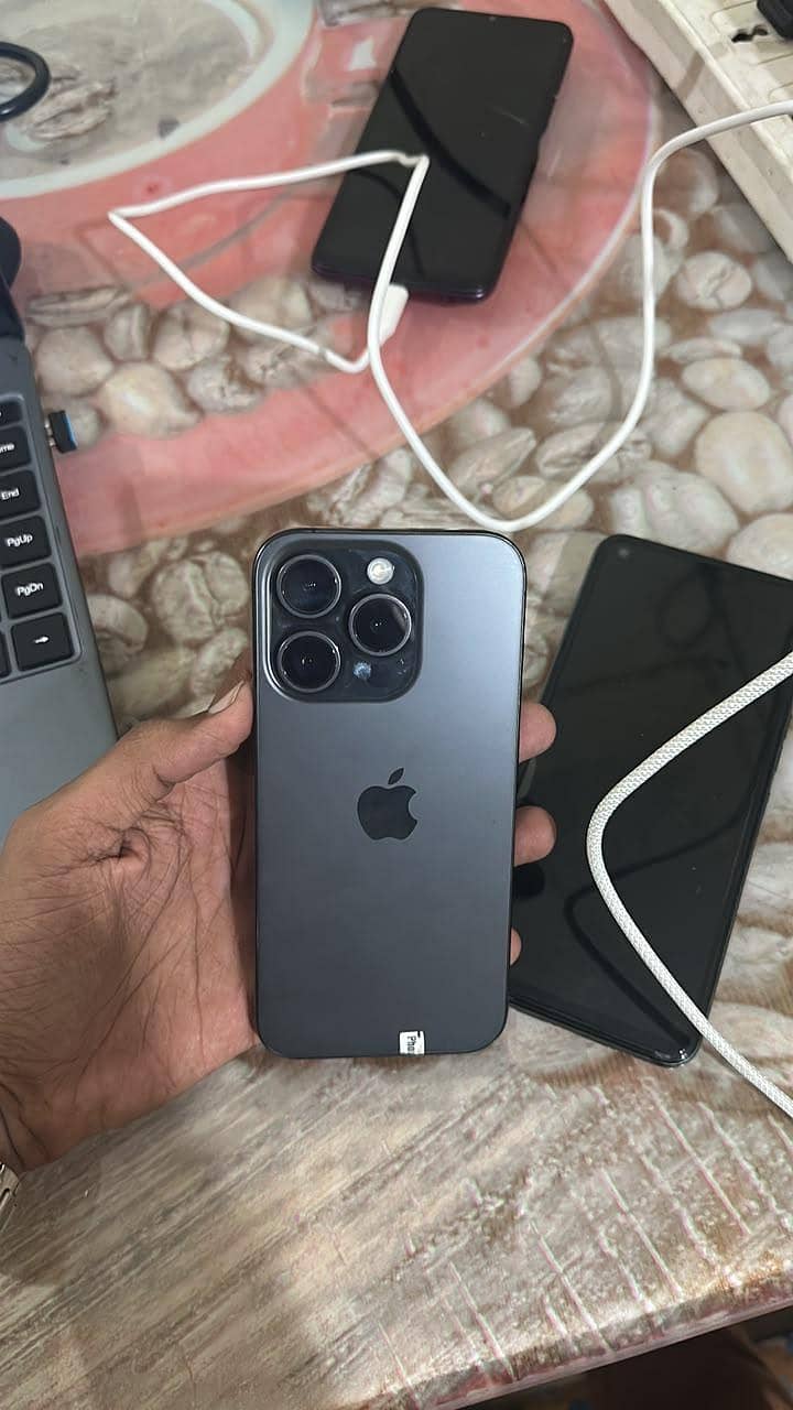 Apple iPhone 15 Pro 3