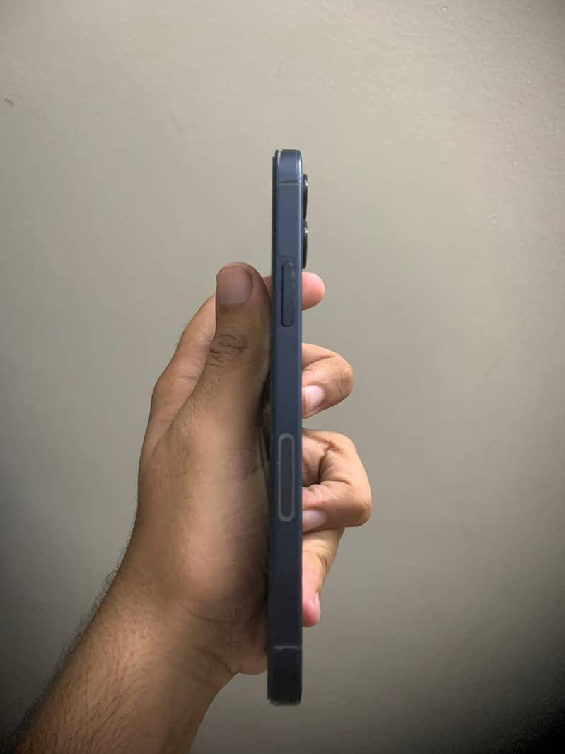 Apple iPhone 12 5