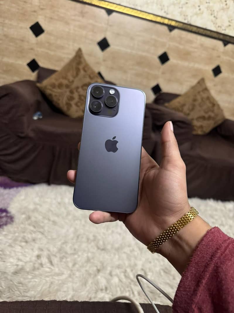 Apple iPhone 14 Pro Max 0