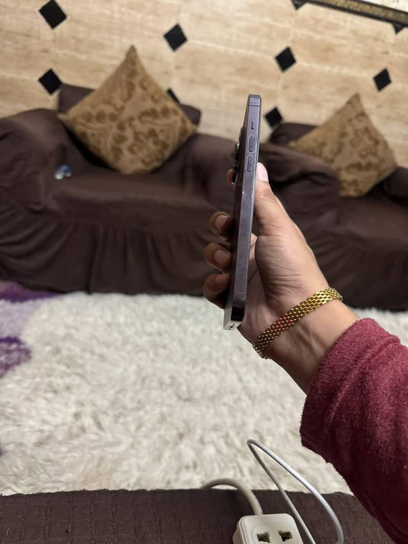 Apple iPhone 14 Pro Max 2