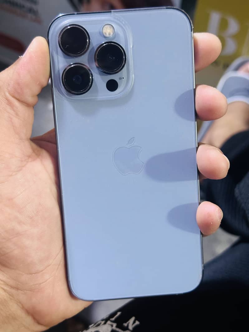 Apple iPhone 13 Pro 1