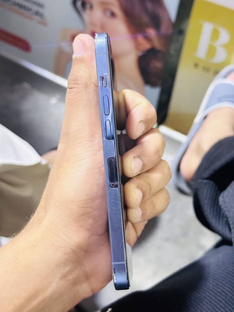 Apple iPhone 13 Pro 2