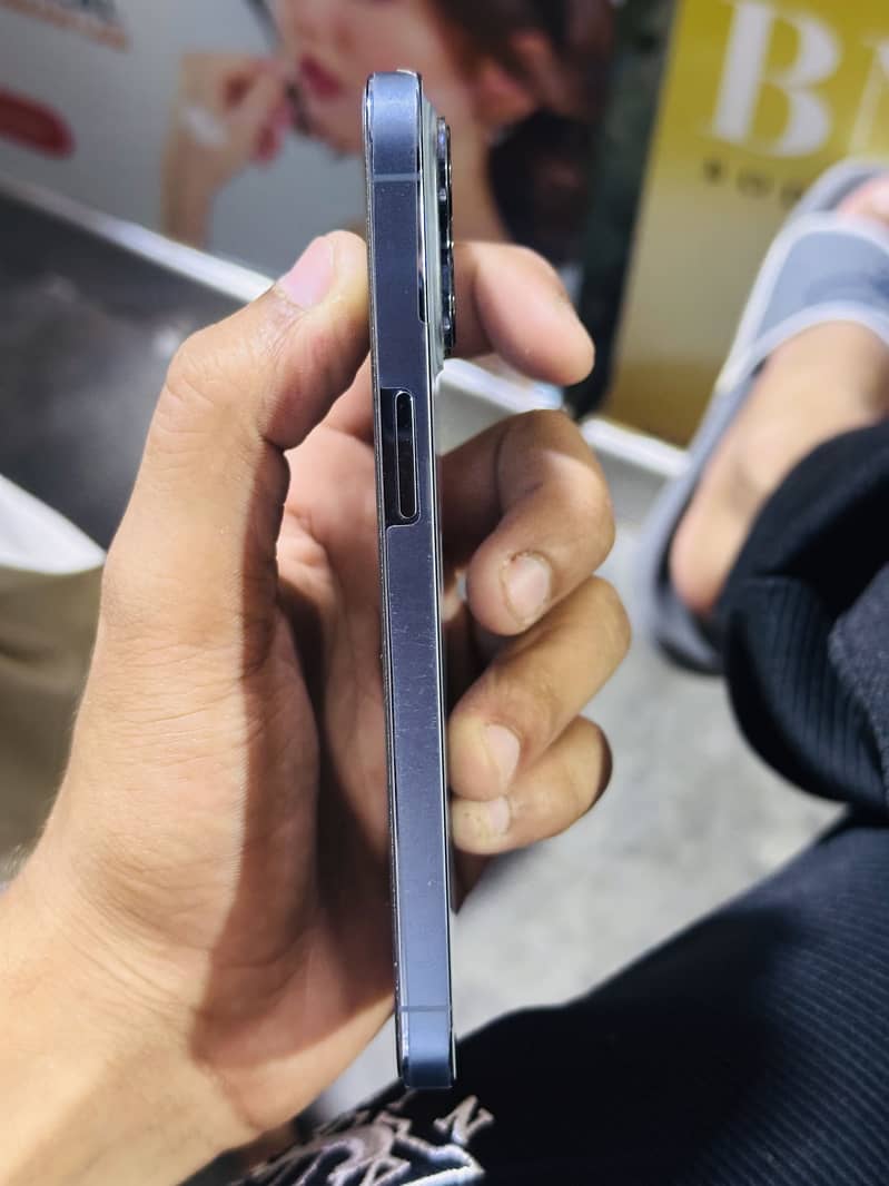 Apple iPhone 13 Pro 4