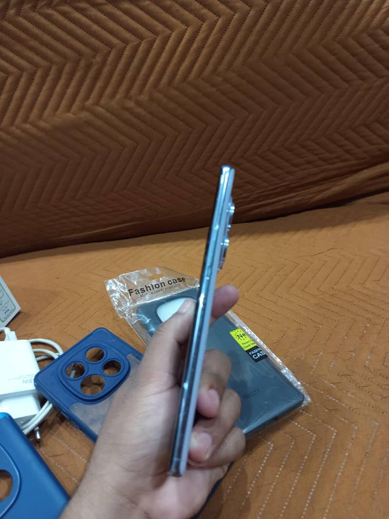 Xiaomi Redmi Note 14 Pro 3