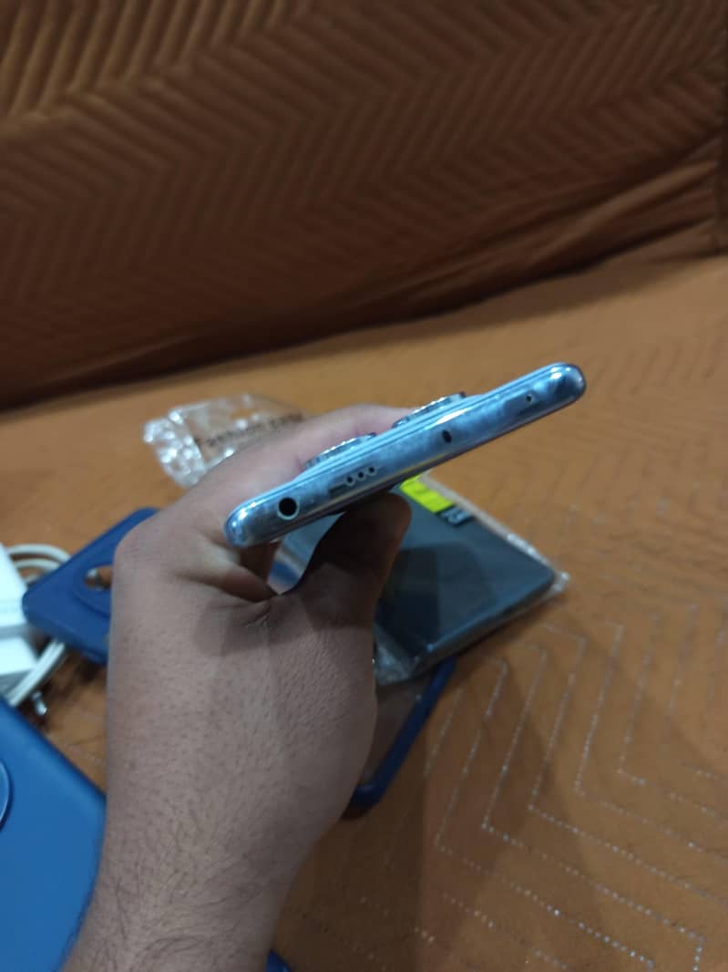 Xiaomi Redmi Note 14 Pro 4