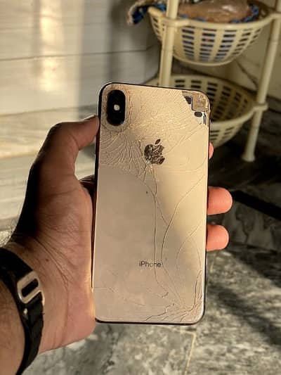i phone xs max 256gb non FU exchange possible 03064178199