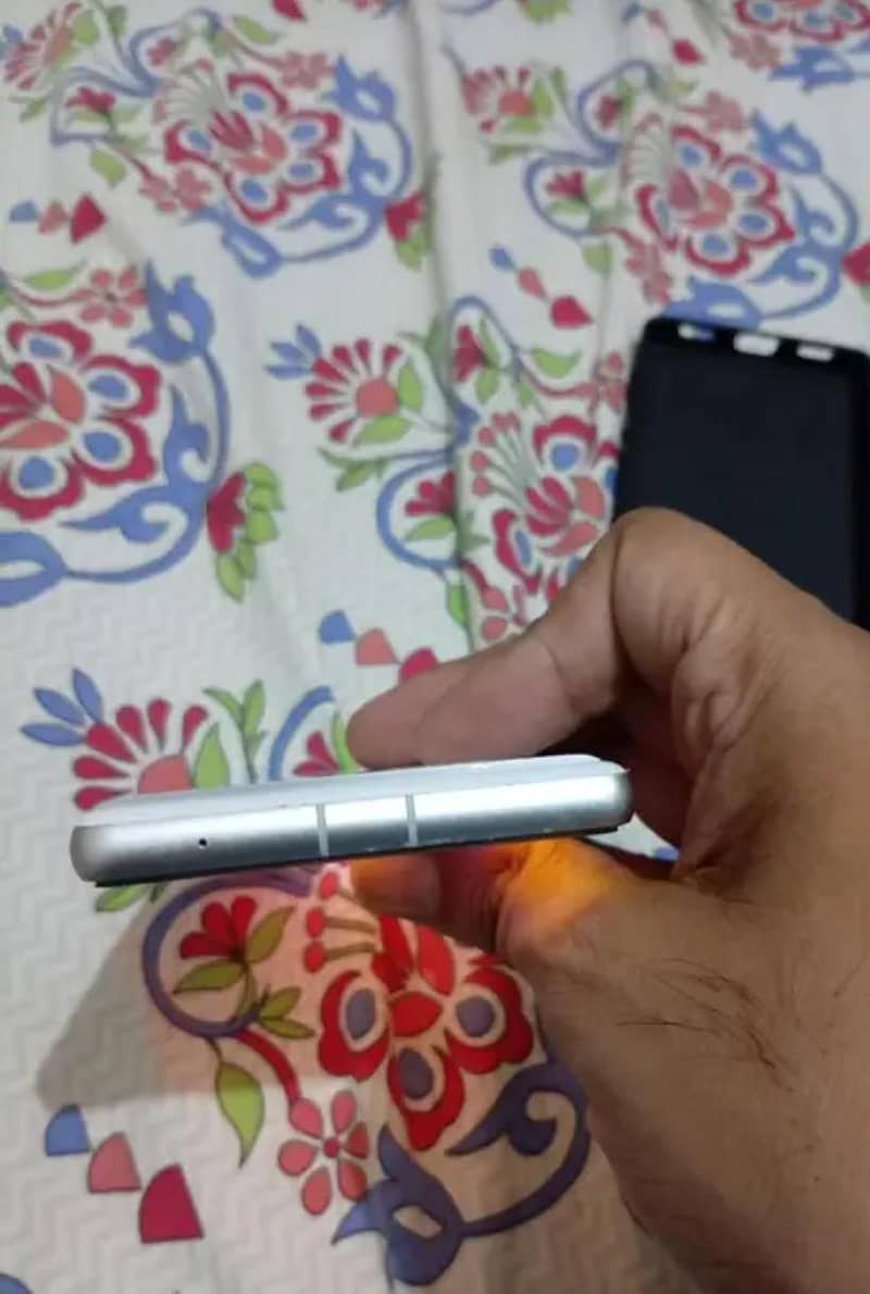 Google Pixel 7a 5