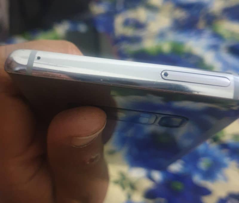 Samsung Mobile Note 8 4