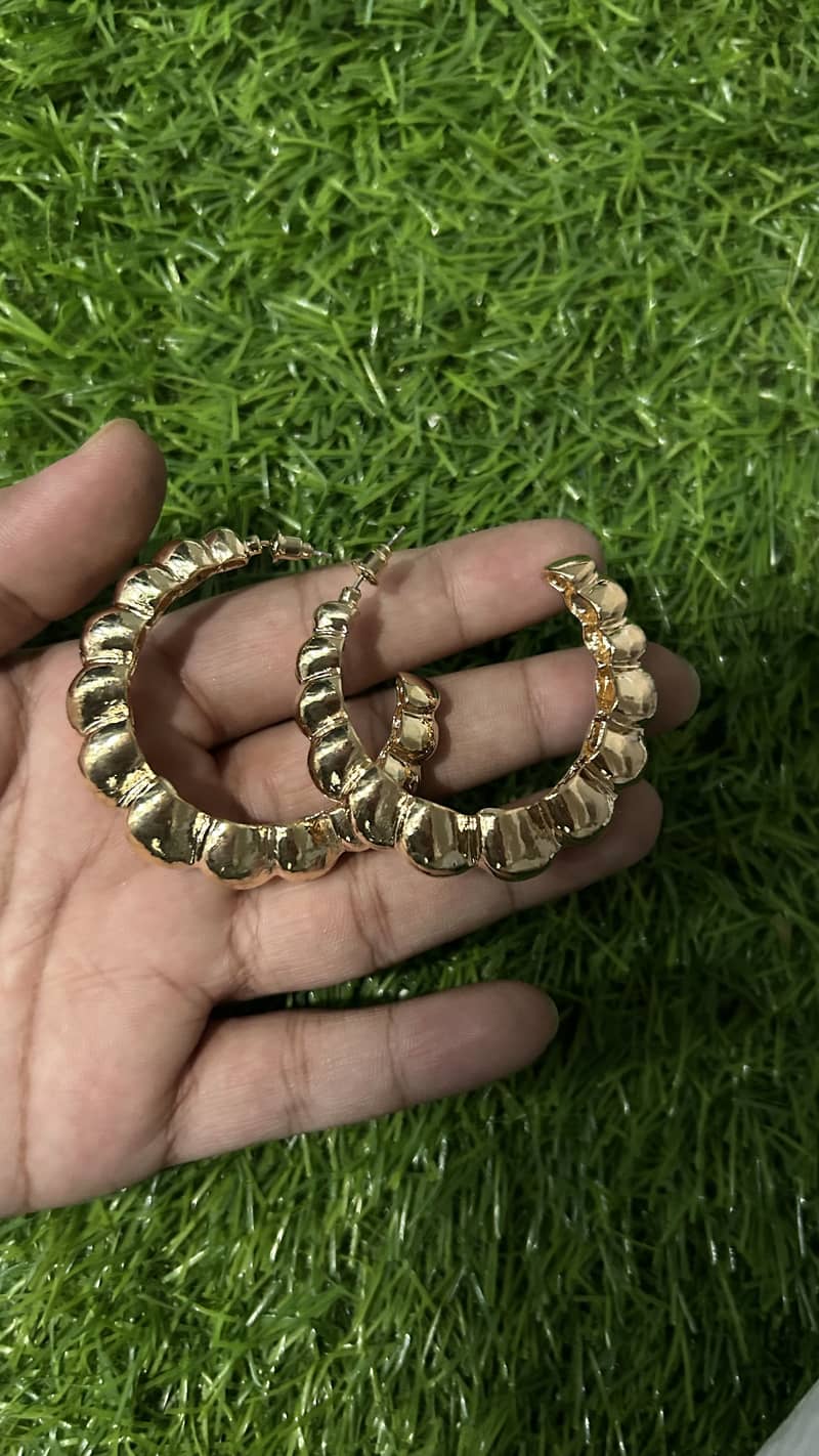 Earrings 0
