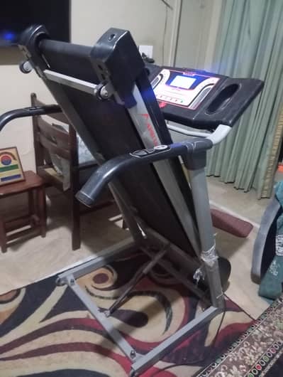 treadmill for sale in mint condition
