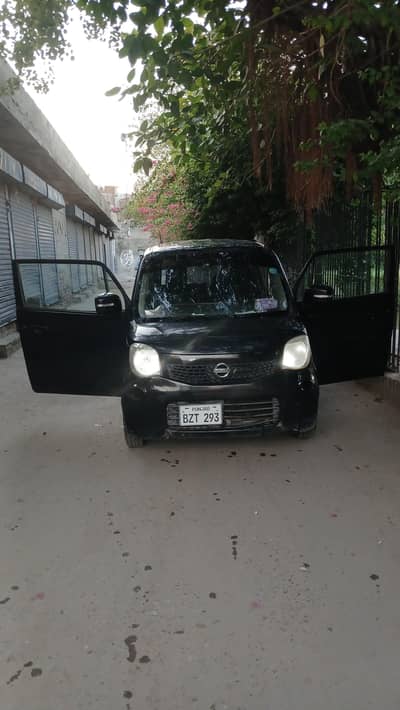 Nissan Moco 2012