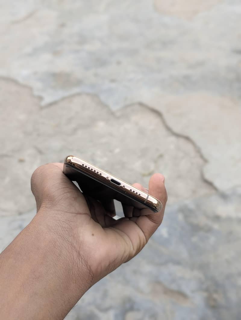 Apple iPhone 11 Pro Max 3