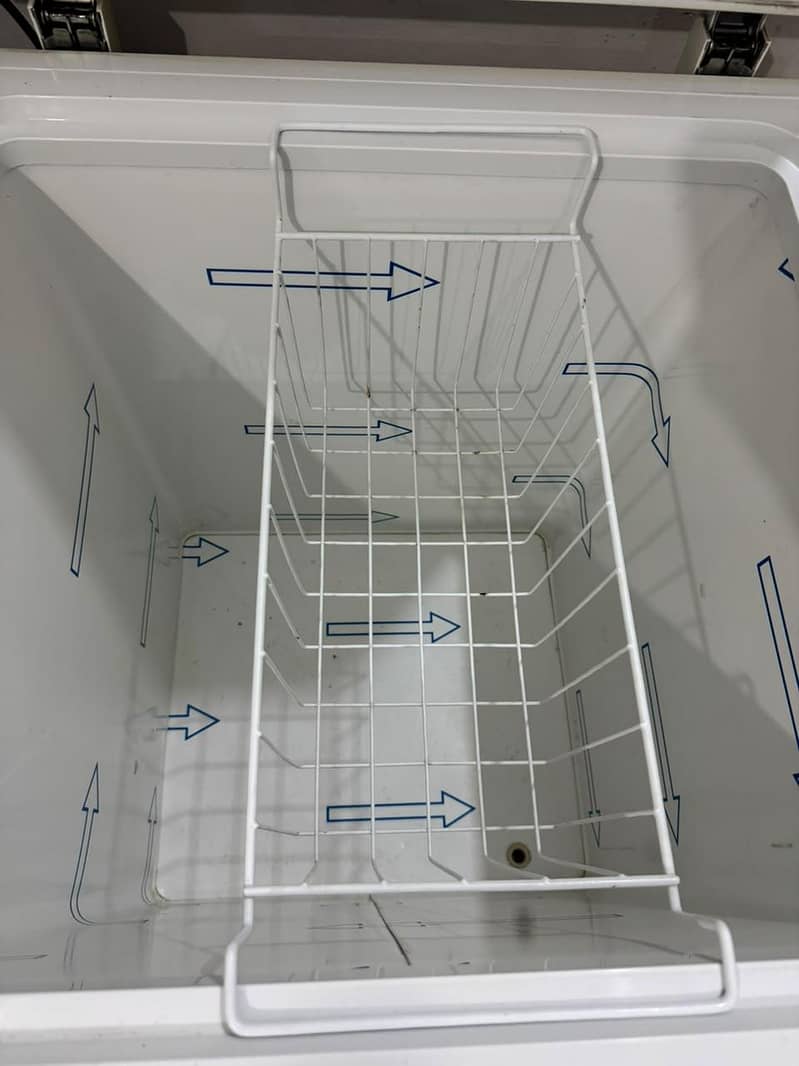 Waves Double Door Deep Freezer 2