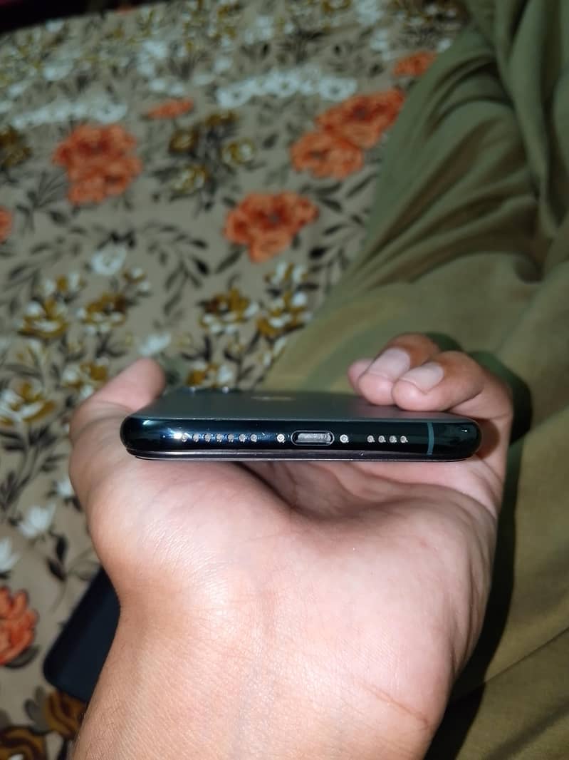 Apple iPhone 11 Pro Max 0