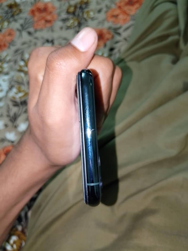 Apple iPhone 11 Pro Max 1