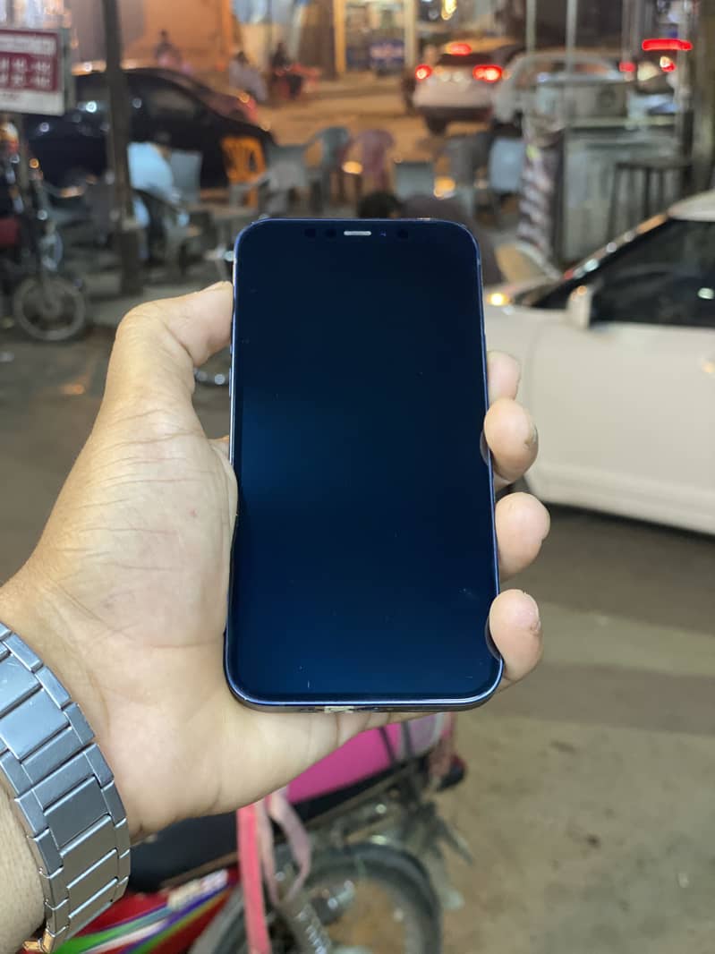 Apple iPhone 12 0