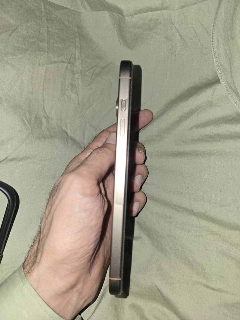 Iphone 16 pro max 0