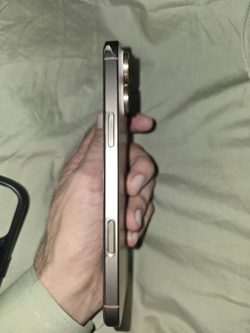 Iphone 16 pro max 1