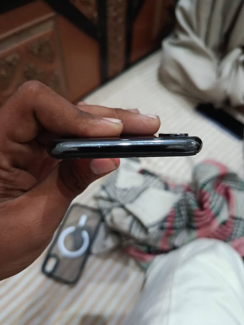 Apple iPhone X 3