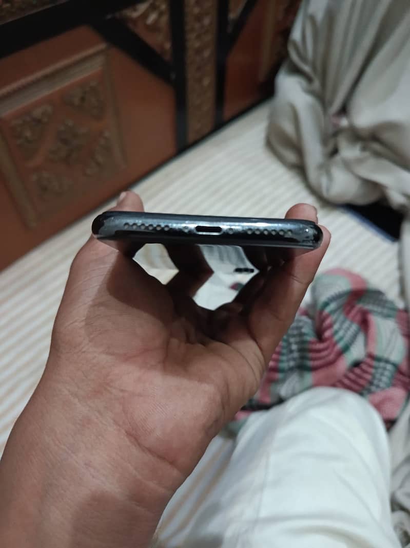 Apple iPhone X 6