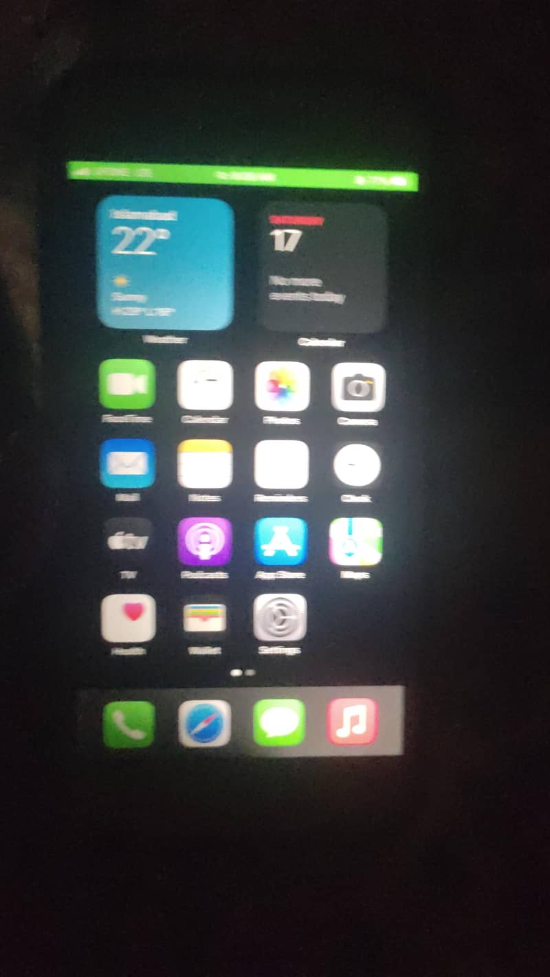 Apple iPhone 7 Plus 0