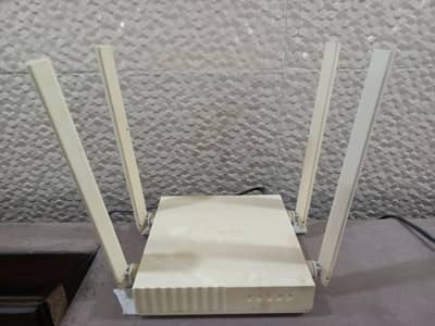 TP Link Wifi Router 4 Antenna Slightly Used