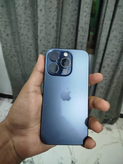 Apple iPhone 15 Pro factory unlock 10/10
