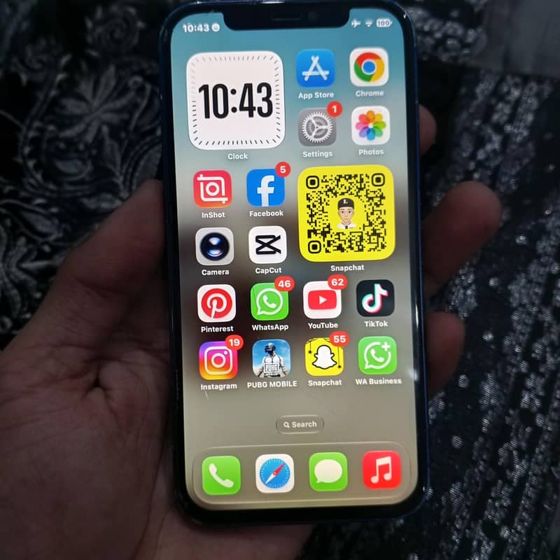 Apple iPhone 12 4