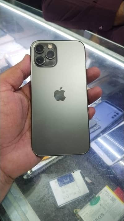 Apple iPhone 12