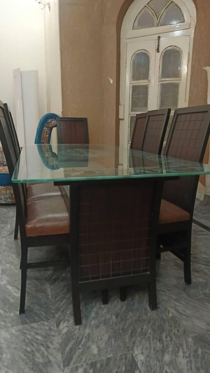 Dining table 8 Chair 0
