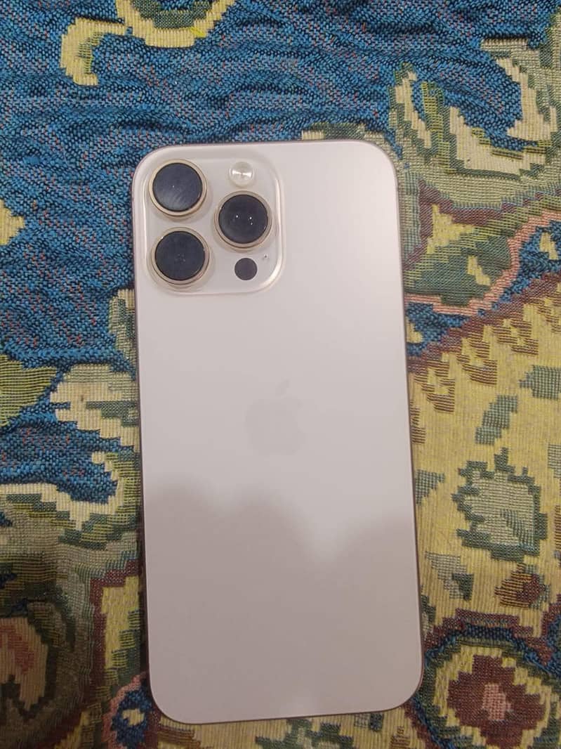 Apple iPhone 16 Pro Max 6