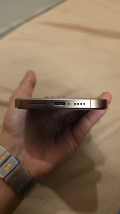 Apple iPhone 16 Pro Max