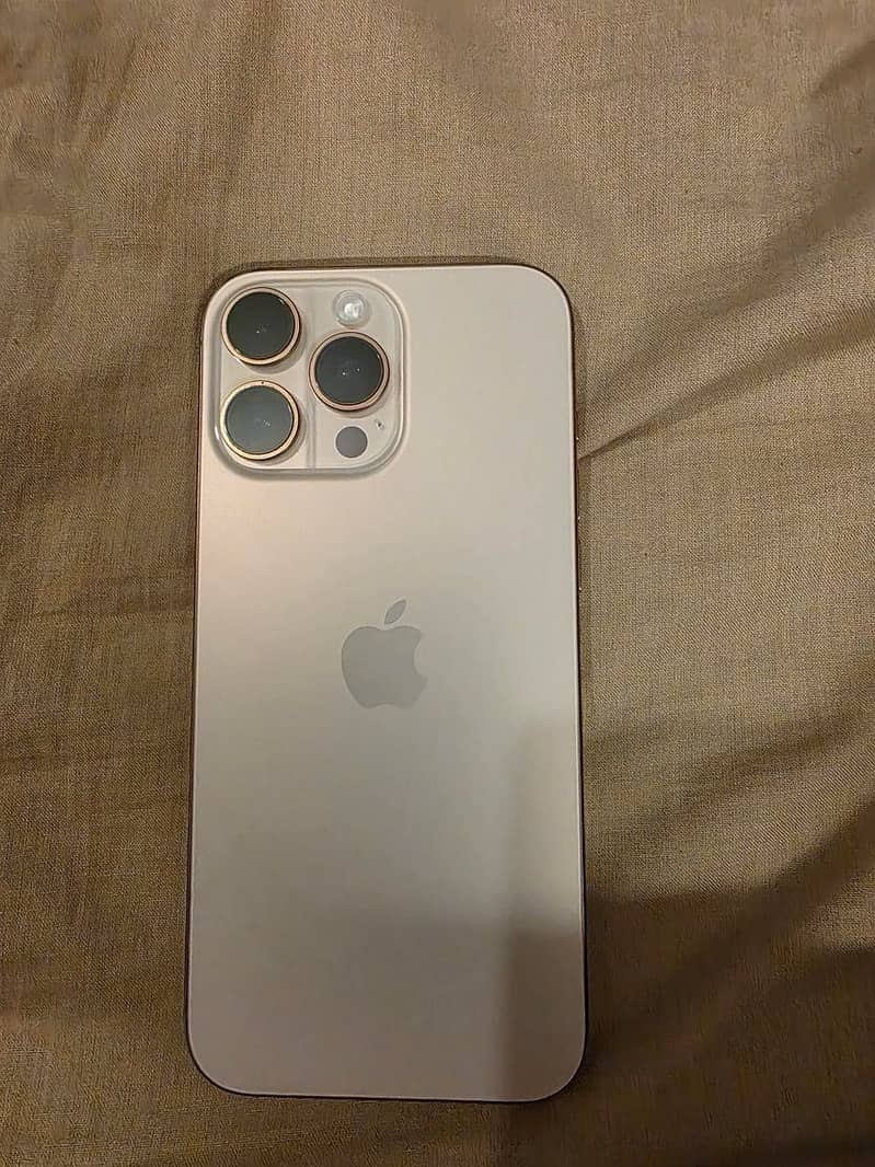 Apple iPhone 16 Pro Max 1