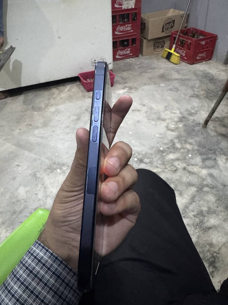 Apple iPhone 15 Pro Max 2