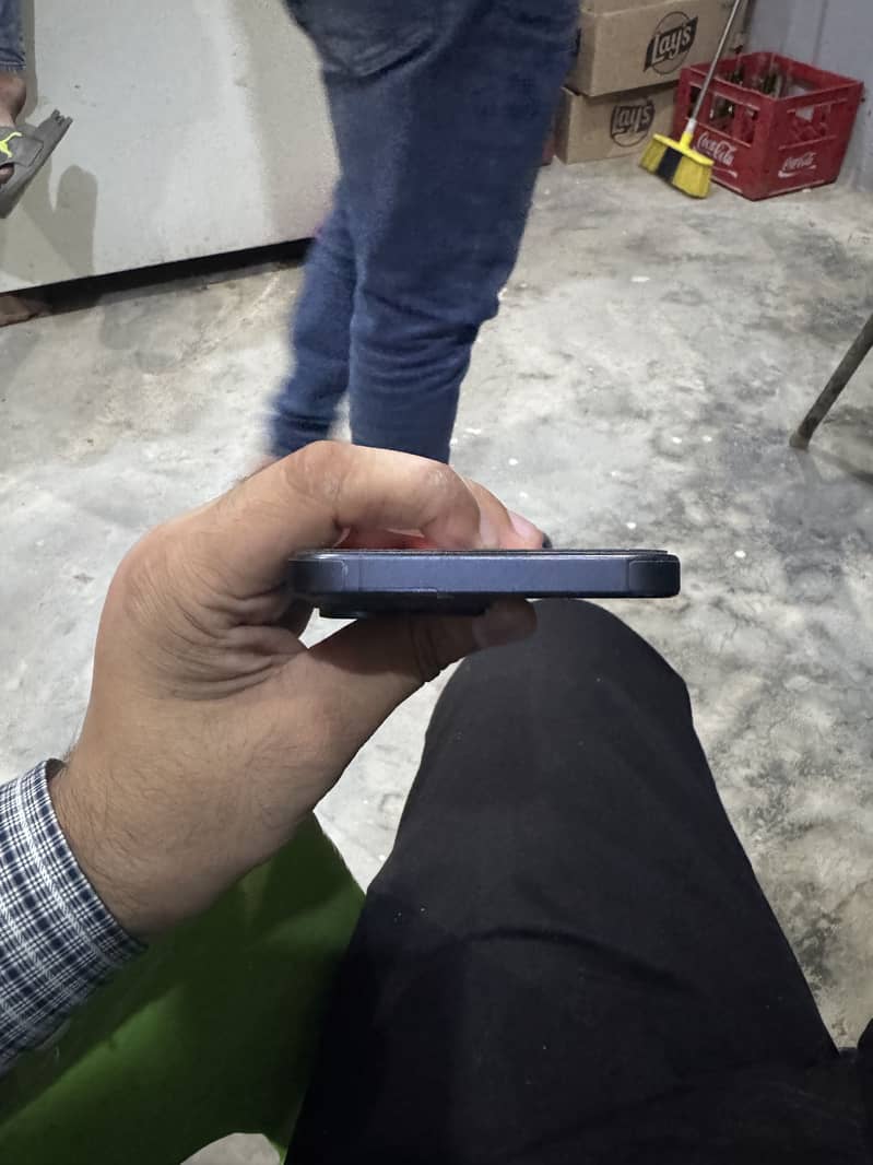 Apple iPhone 15 Pro Max 3