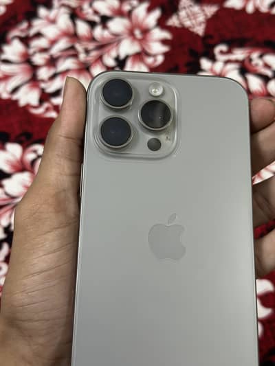 Apple iPhone 16 Pro Max