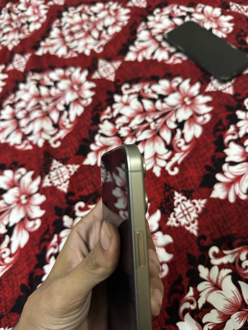 Apple iPhone 16 Pro Max 11