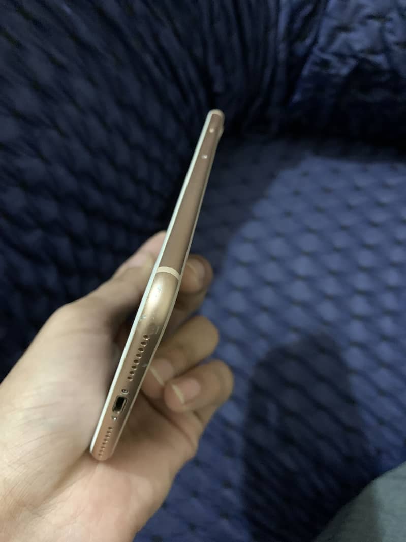 Apple iPhone 8 Plus 2