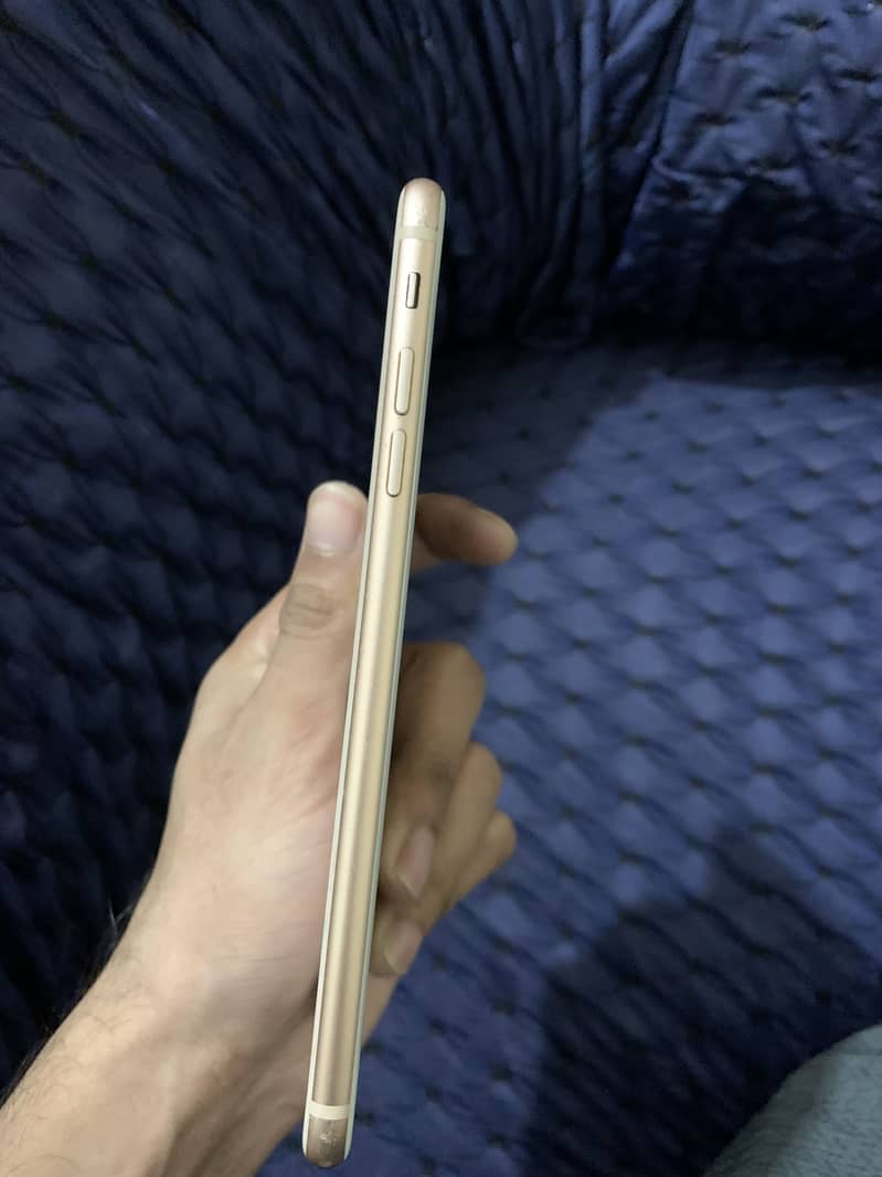 Apple iPhone 8 Plus 3