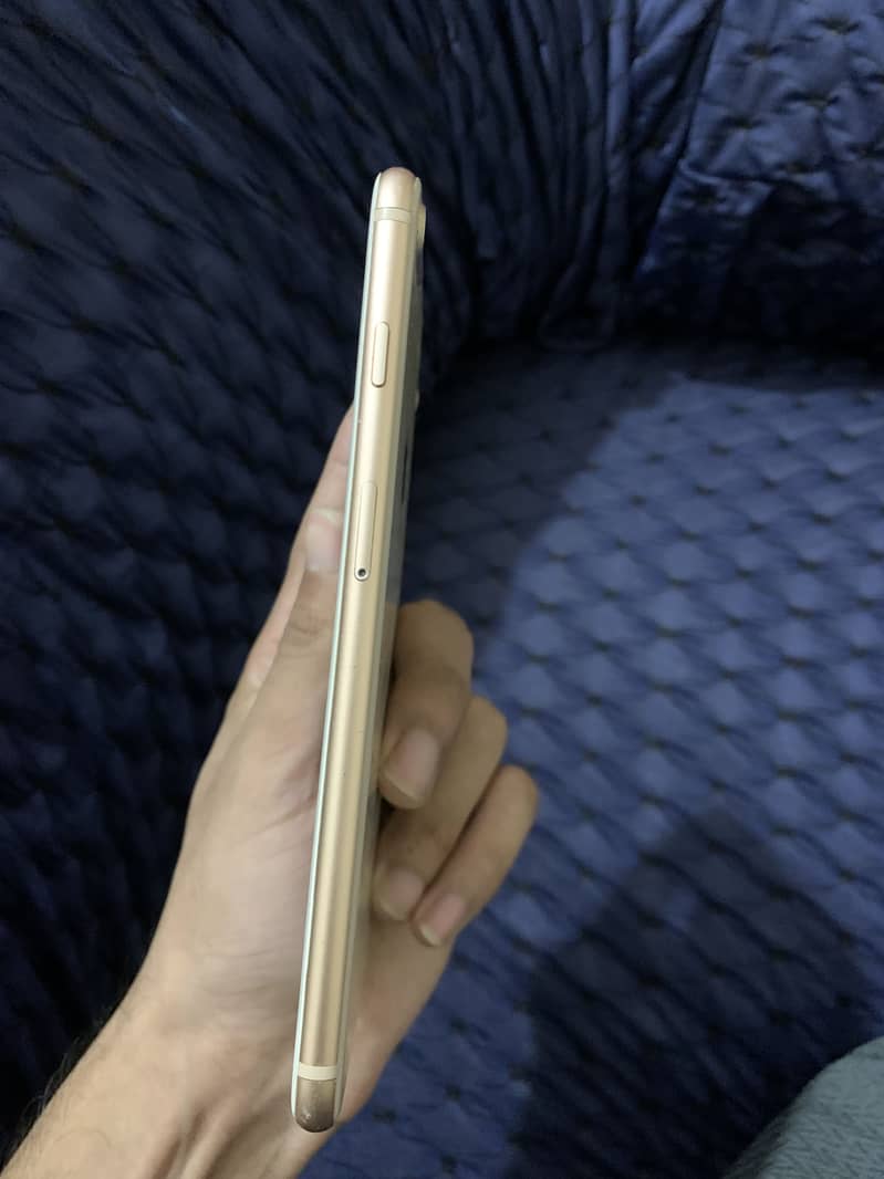 Apple iPhone 8 Plus 5