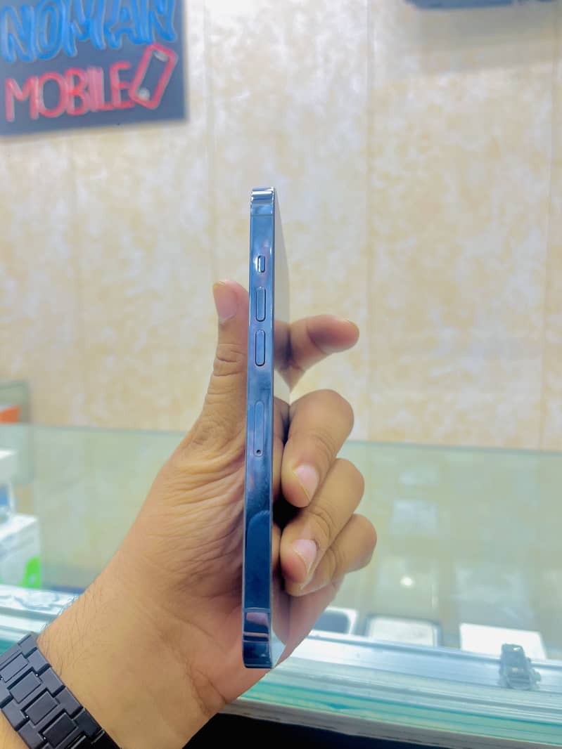 Apple iPhone 13 Pro 4