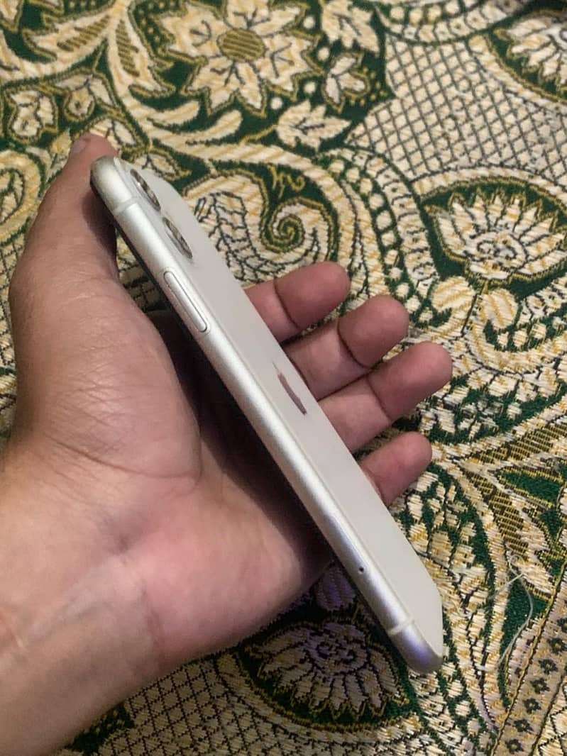Apple iPhone 11 6