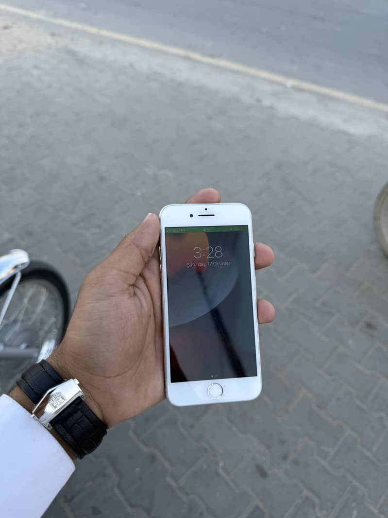 Apple iPhone 7 3