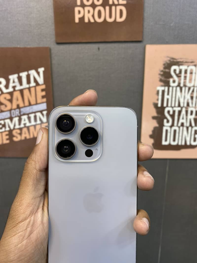 Apple iPhone 15 Pro 1