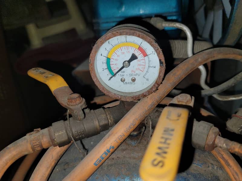 Air compressor single phase almost none used 0