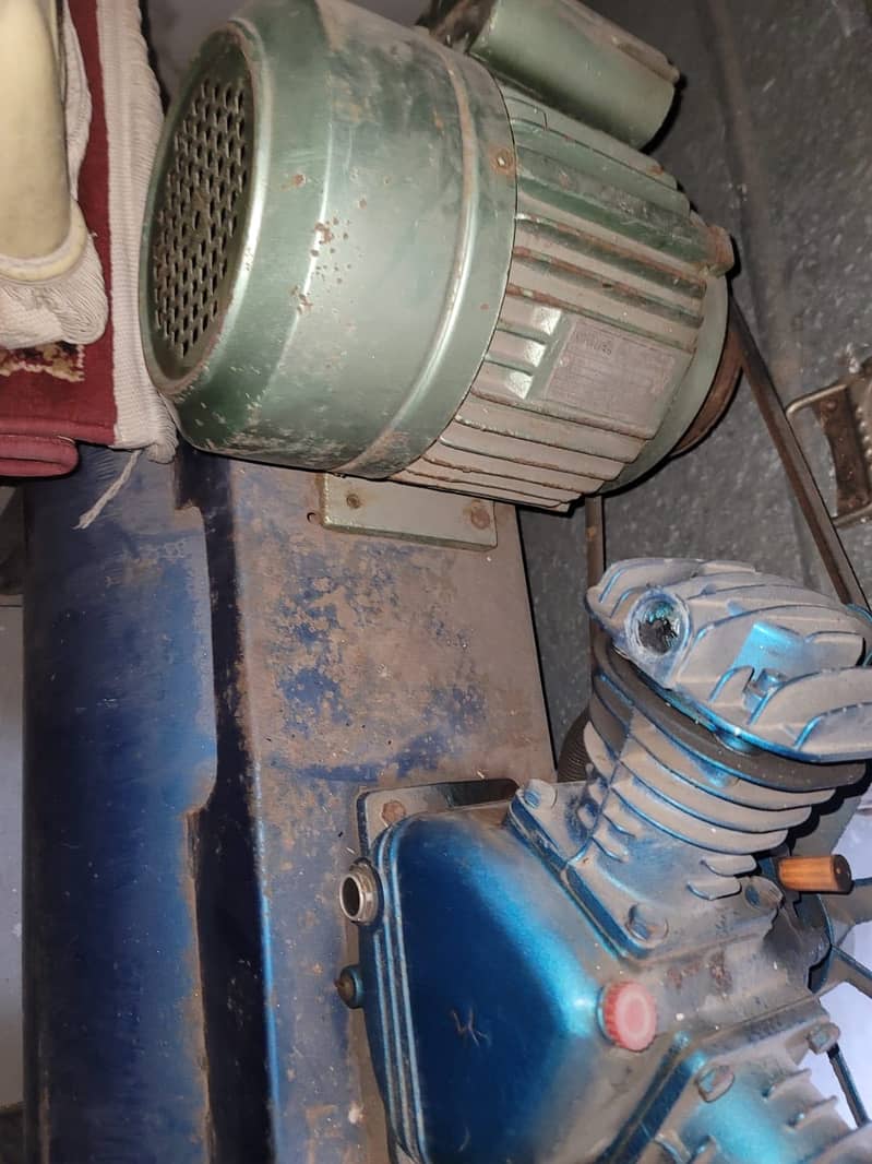 Air compressor single phase almost none used 1