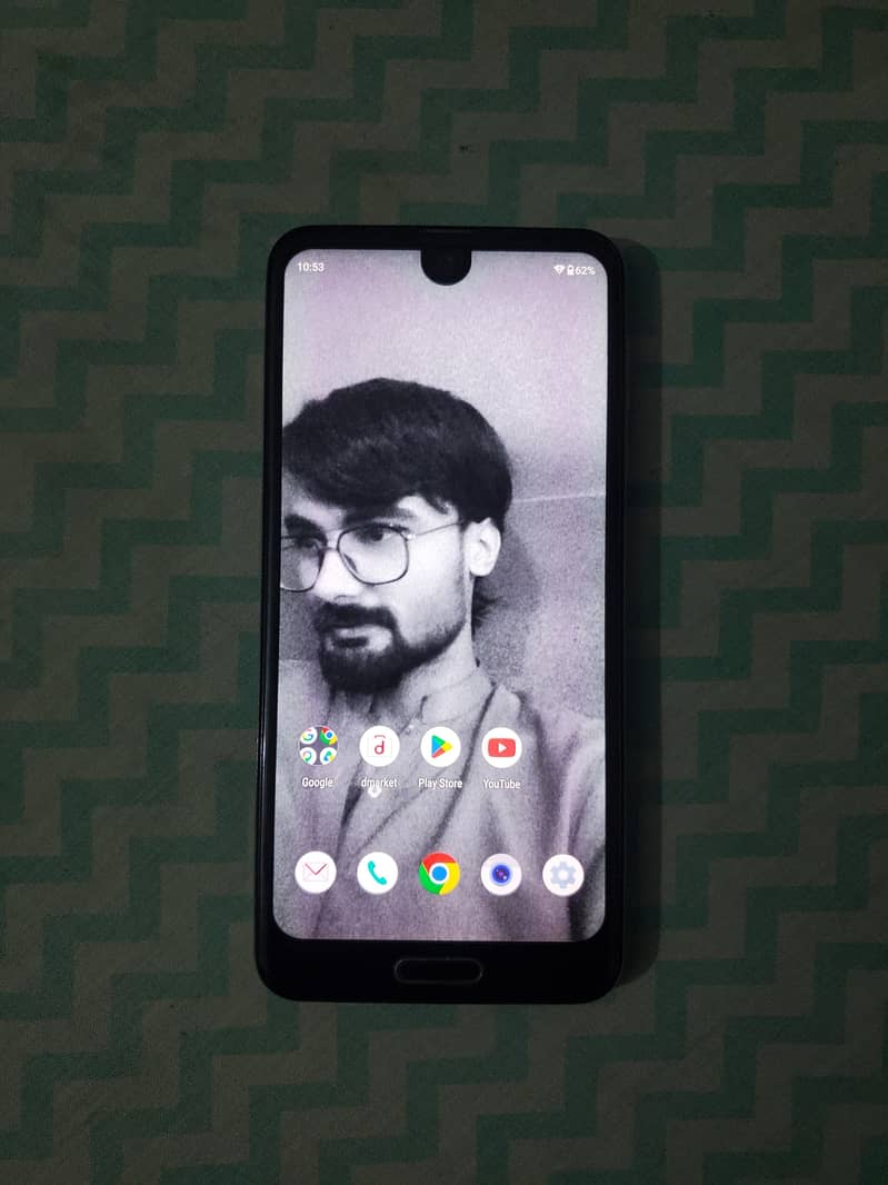 Sharp Aquos R2 0