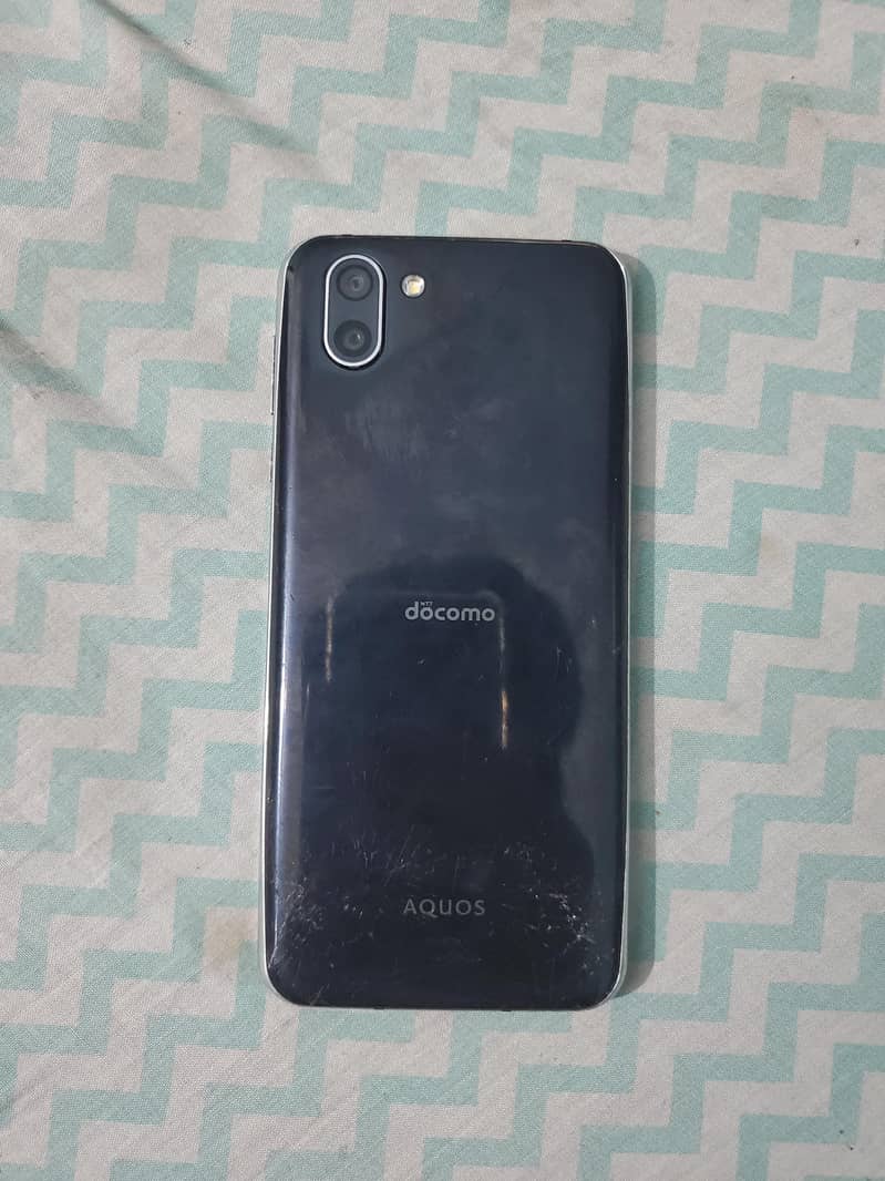 Sharp Aquos R2 1