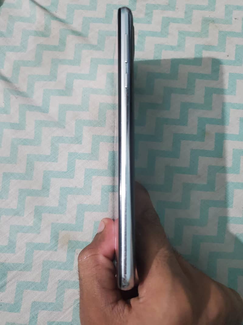Sharp Aquos R2 2